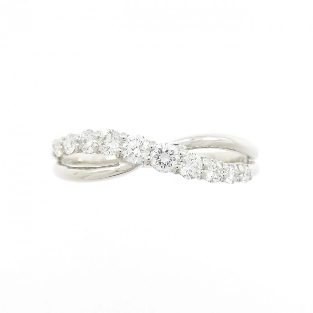 PT900 DIAMOND RING: PT900 Diamond Ring Brand: Unbranded Type/Style: Diamond Ring Material: Platinum900, Main Stone Natural Color: Platinum Size: US6 1/4 Accessories: None Accessories Notice: When purchasing pre-owned
