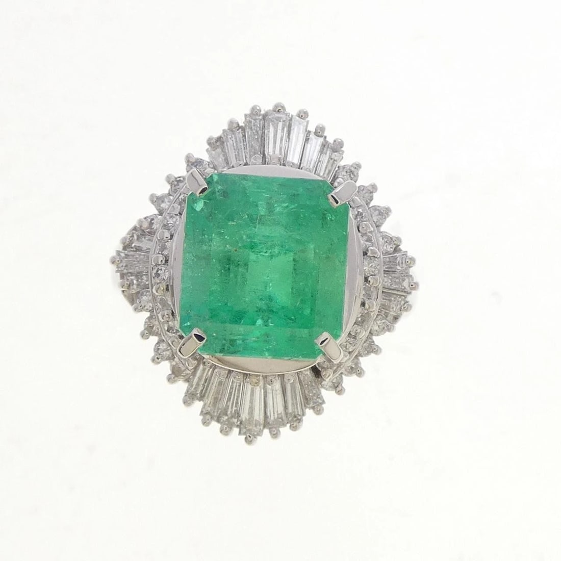 PT900 EMERALD RING - 2