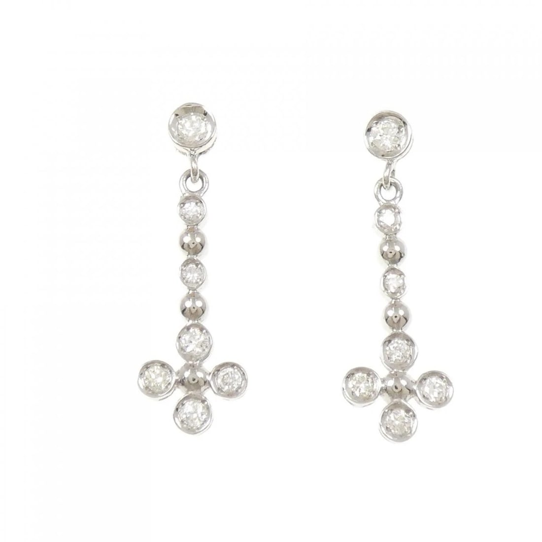 PT900 DIAMOND PIERCE: PT900 Diamond Pierce Brand: Unbranded Type/Style: Diamond Pierce/Earring Material: Platinum900, Main Stone Natural Color: Platinum Size: Approx. height x width: 22.8mm x 7.7mm Accessories: None