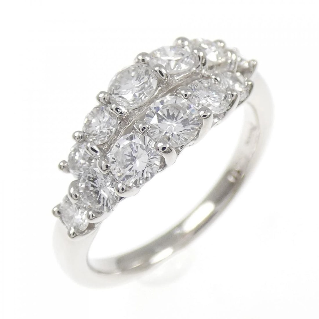 PT900 DIAMOND RING: PT900 Diamond Ring Brand: Unbranded Type/Style: Diamond Ring Material: Platinum900, Main Stone Natural Color: Platinum Size: US5 Accessories: None Accessories Notice: When purchasing pre-owned goods,