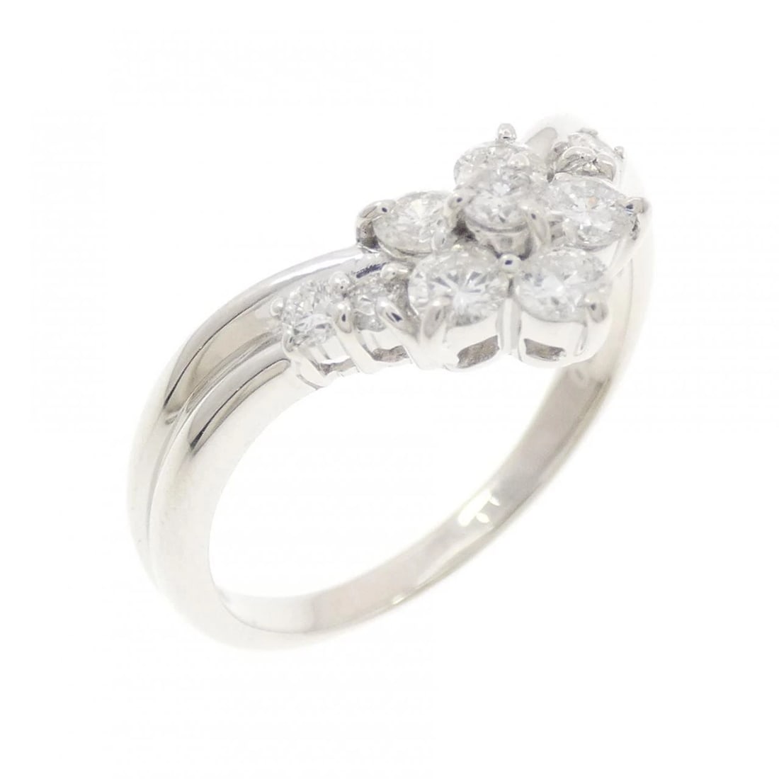 K18WG DIAMOND RING: K18WG Diamond Ring Brand: Unbranded Type/Style: Diamond Ring Material: K18 white gold, Main Stone Natural Color: white gold Size: US7 1/2 Accessories: None Accessories Notice: When purchasing