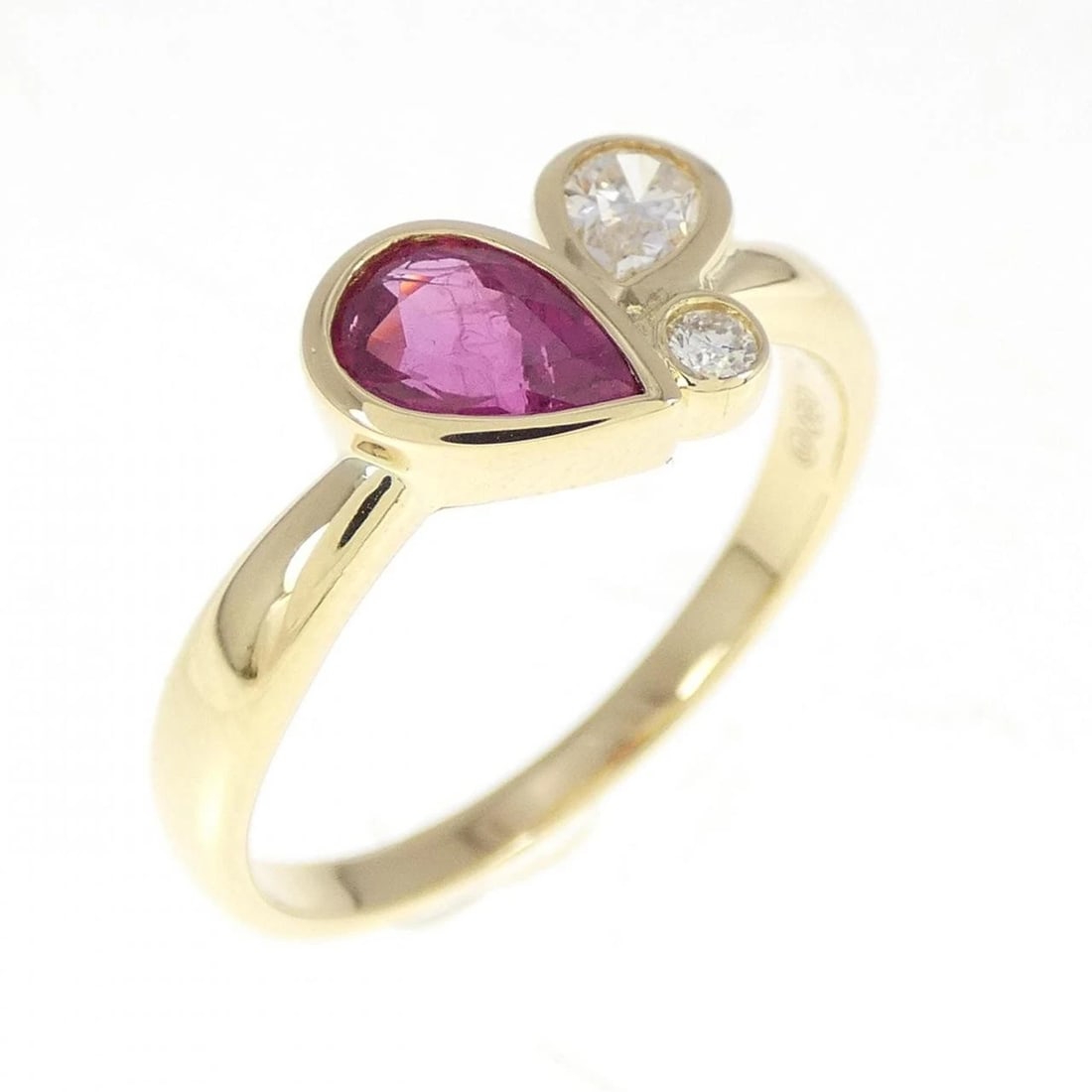 18K YELLOW GOLD RUBY RING: 18K Yellow Gold Ruby Ring Brand: Unbranded Type/Style: Ruby Ring Material: 18k yellow gold, Main Stone Ruby Color: yellow gold Size: US6 1/4 Accessories: None Accessories Notice: When purchasing