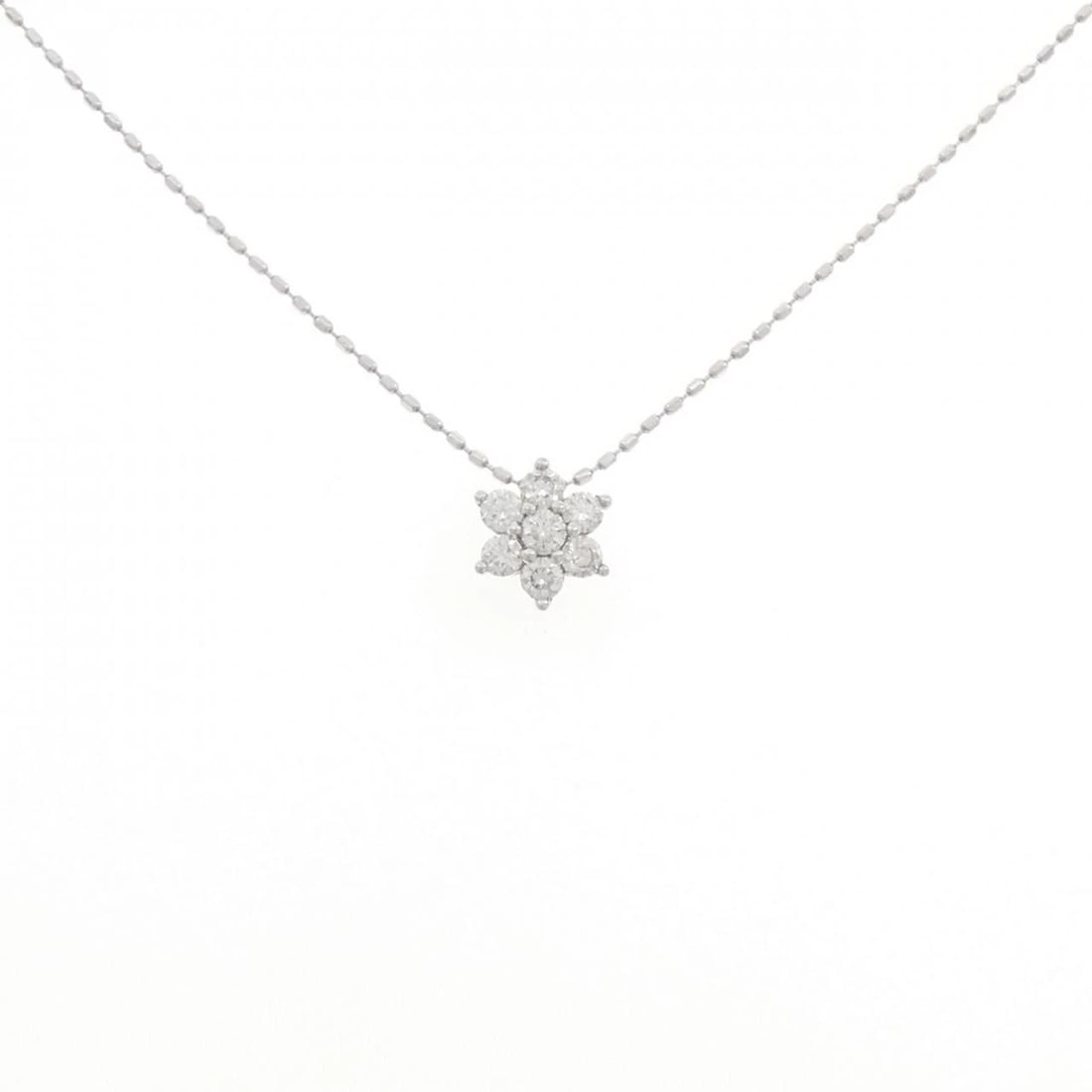 K18WG FLOWER DIAMOND NECKLACE: K18WG Flower Diamond Necklace Brand: Unbranded Type/Style: Diamond Necklace Material: K18 white gold, Main Stone Natural Color: white gold Size: length 51cm Pendant length approx. x width approx.: