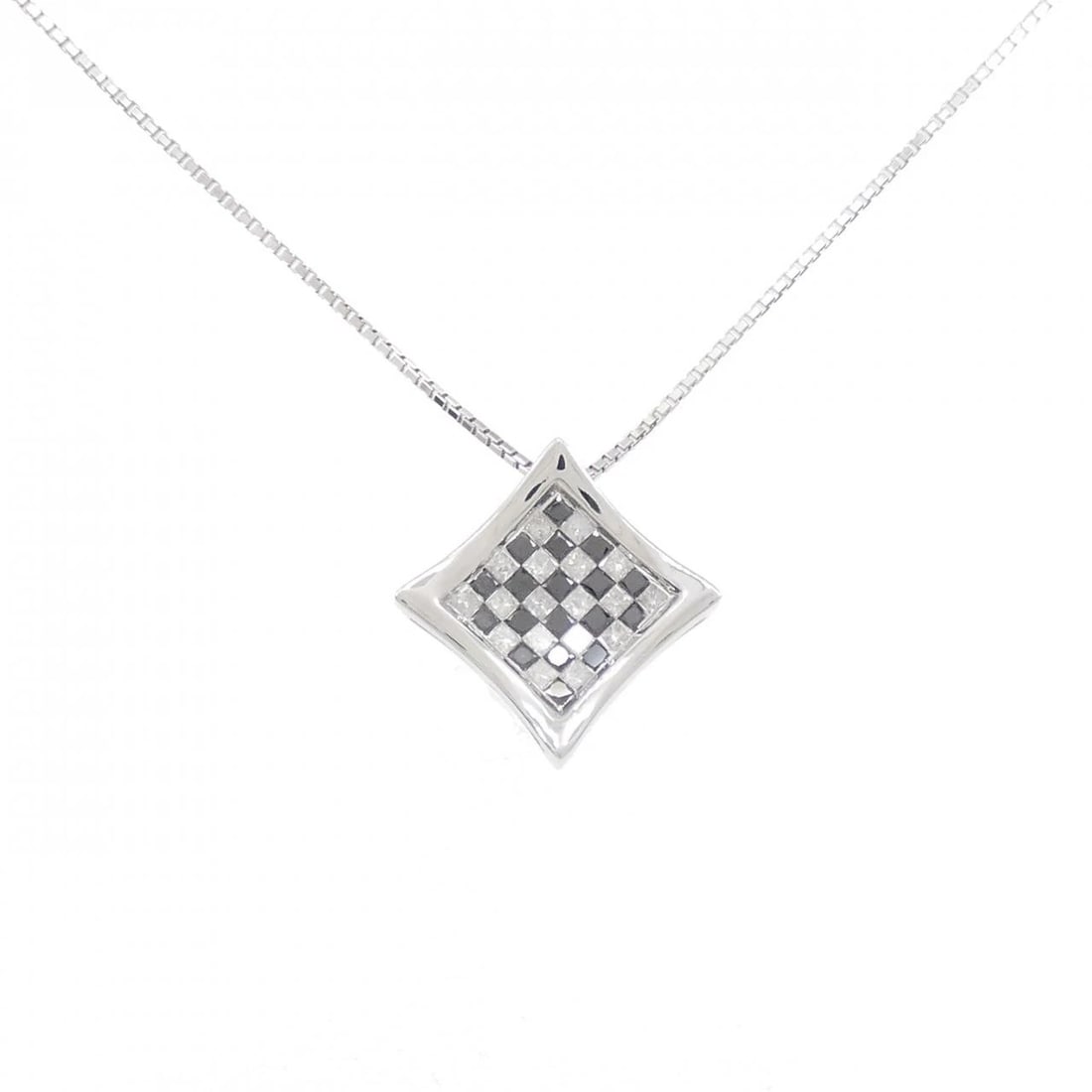K18WG DIAMOND NECKLACE: K18WG Diamond Necklace Brand: Unbranded Type/Style: Diamond Necklace Material: K18 white gold, Color: white gold Size: length 45cm Pendant length approx. x width approx.: 19.6mmx19.6mm Chain maximum
