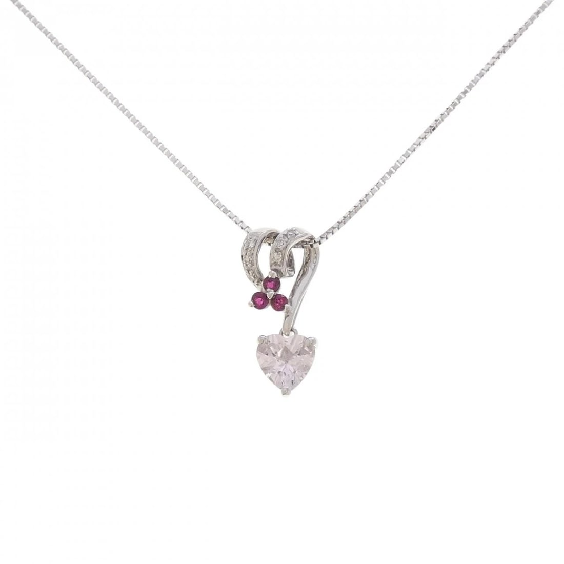 K18WG HEART NECKLACE: K18WG Heart Necklace Brand: Unbranded Type/Style: Beryl Necklace Material: K18 white gold, Main Stone Natural Color: white gold Size: length 45cm Pendant length approx. x width approx.: 18.7mmx7.8mm