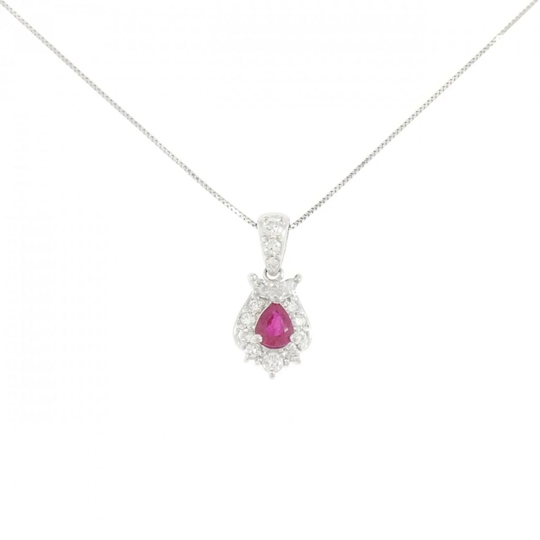 PT900/PT850 RUBY NECKLACE: PT900/PT850 Ruby Necklace Brand: Unbranded Type/Style: Ruby Necklace Material: Platinum900/Platinum850, Main Stone Ruby Color: Platinum Size: length 45cm Pendant length approx. x width approx.: 18.7mm