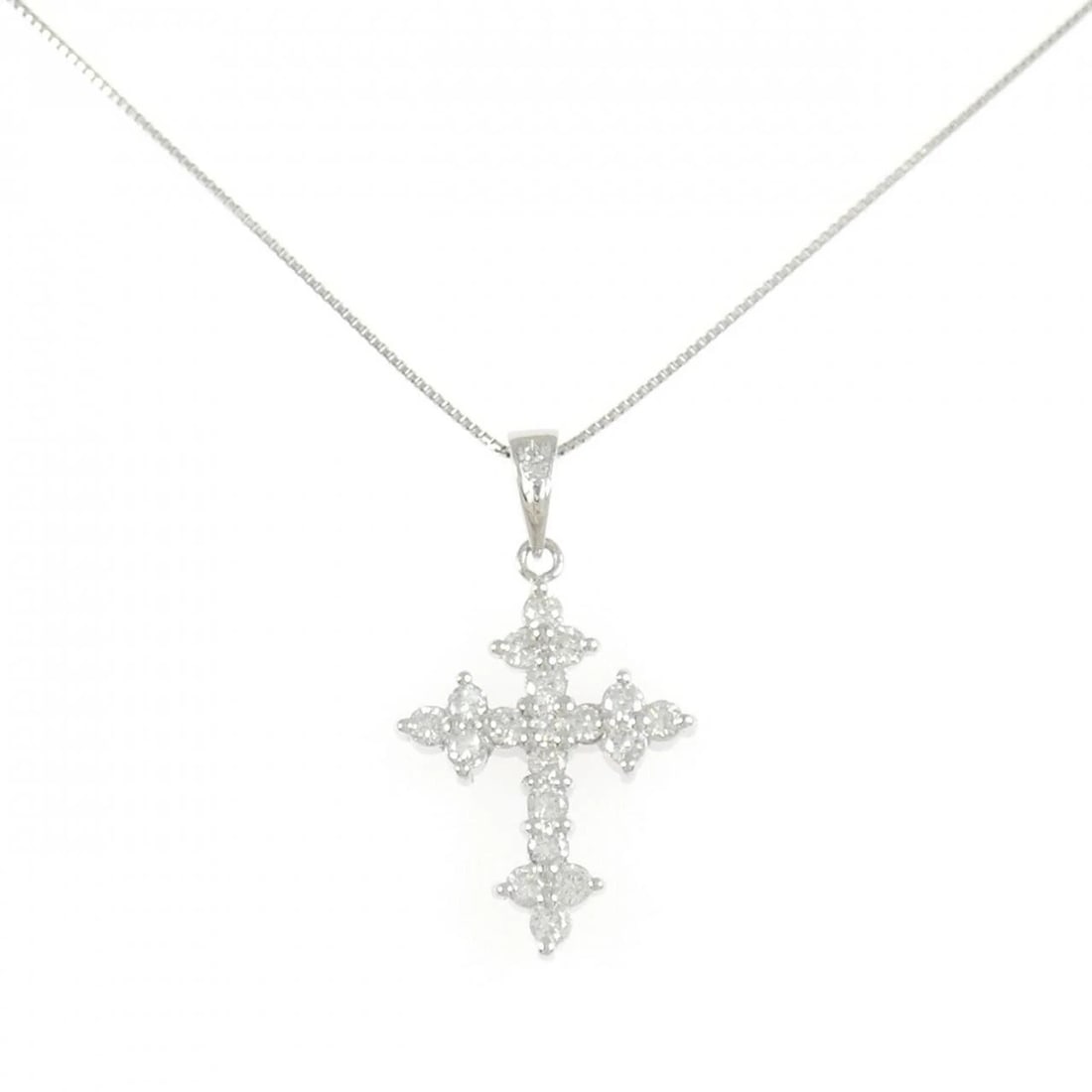 PT900/PT850 CROSS DIAMOND NECKLACE: PT900/PT850 Cross Diamond Necklace Brand: Unbranded Type/Style: Diamond Necklace Material: Platinum900/Platinum850, Main Stone Natural Color: Platinum Size: length 45cm Pendant length approx. x width