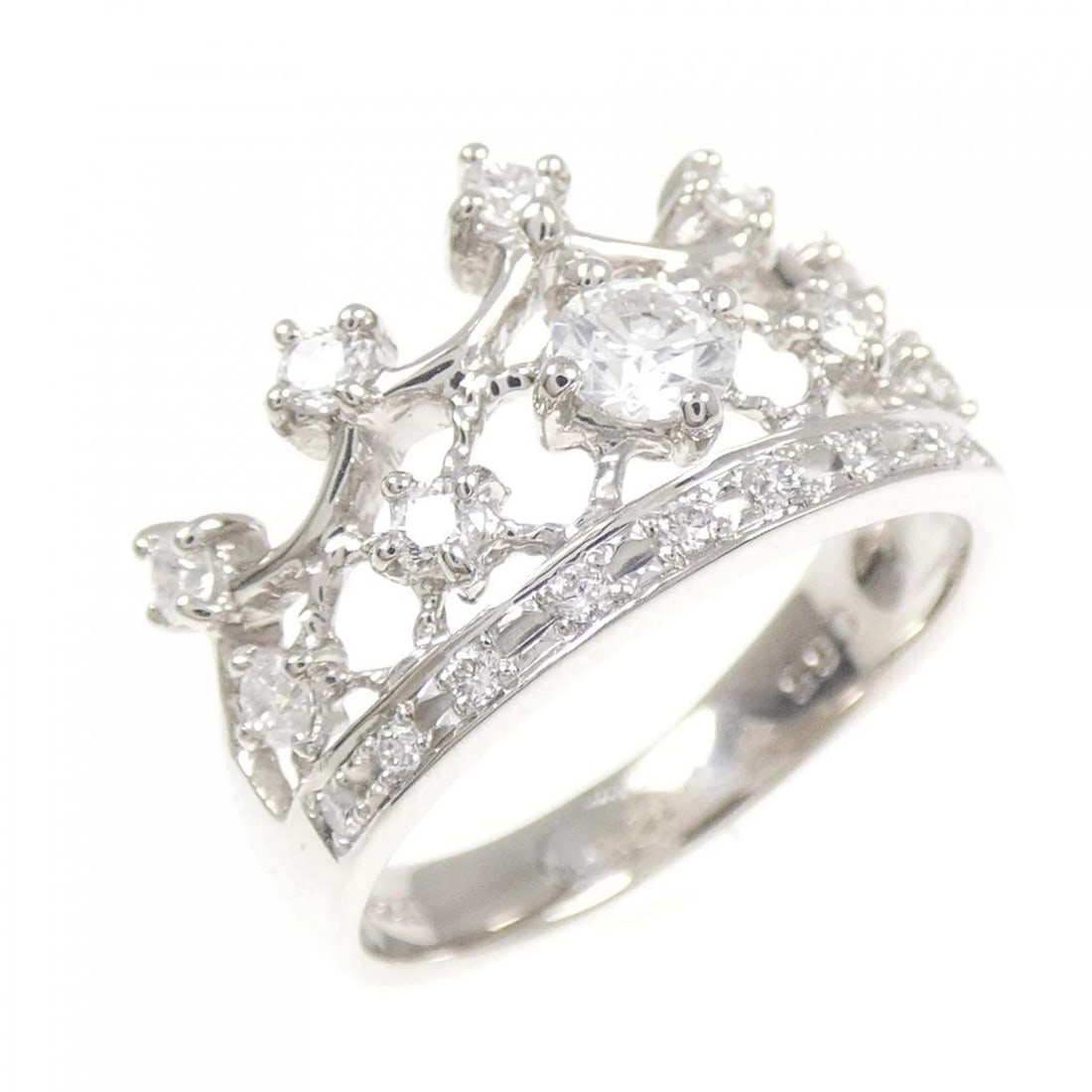 PT900 DIAMOND RING: PT900 Diamond Ring Brand: Unbranded Type/Style: Diamond Ring Material: Platinum900, Main Stone Natural Color: Platinum Size: US5 3/4 Accessories: None Accessories Notice: When purchasing pre-owned