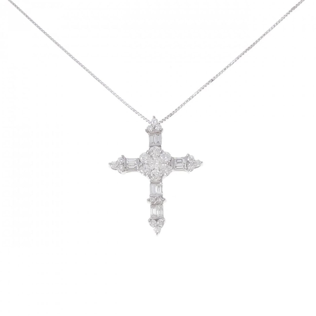 K18WG CROSS DIAMOND NECKLACE: K18WG Cross Diamond Necklace Brand: Unbranded Type/Style: Diamond Necklace Material: K18 white gold, Main Stone Natural Color: white gold Size: length 45cm Pendant length approx. x width approx.: