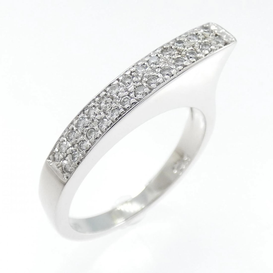 STAR JEWELRY DIAMOND RING: Star Jewelry Diamond Ring Brand: STAR JEWELRY Type/Style: Star Jewelry Ring Material: K18 white gold, Color: white gold Size: US6 1/2 Accessories: None Accessories Notice: When purchasing pre-owned