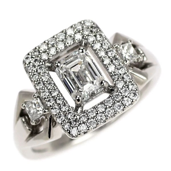 PT950 EMERALD CUT DIAMOND RING (1 of 2)