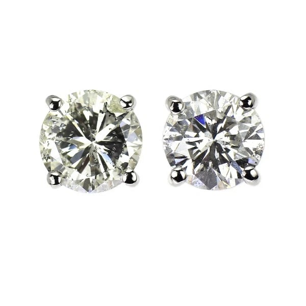 PT900 DIAMOND EARRINGS: Pt900 Diamond Earrings Brand: None Type/Style: piercing Material: Pt900, Main Stone Natural Color: Pt Size: Length/Width/Diameter 7.8 Accessories: None Accessories Notice: When purchasing pre-owned