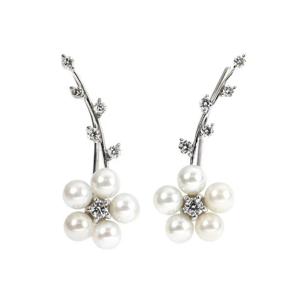 K18WG AKOYA BABY PEARL/PEARL DIAMOND EARRINGS: K18WG Akoya baby pearl/pearl diamond earrings Brand: None Type/Style: earring Material: K18WG, Main Stone Natural Color: WG Size: Length/Width/Diameter 23.9 Accessories: None Accessories Notice: When