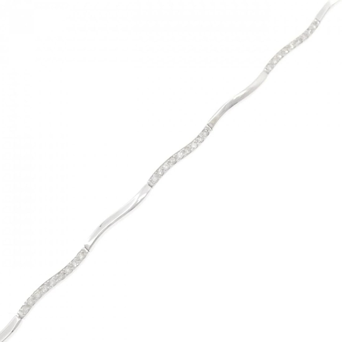 K18WG DIAMOND BRACELET: K18WG Diamond Bracelet Brand: Unbranded Type/Style: Diamond Bure Rubbed T Material: K18 white gold, Main Stone Natural Color: WG Size: Length: 17cm Accessories: None Accessories Notice: When