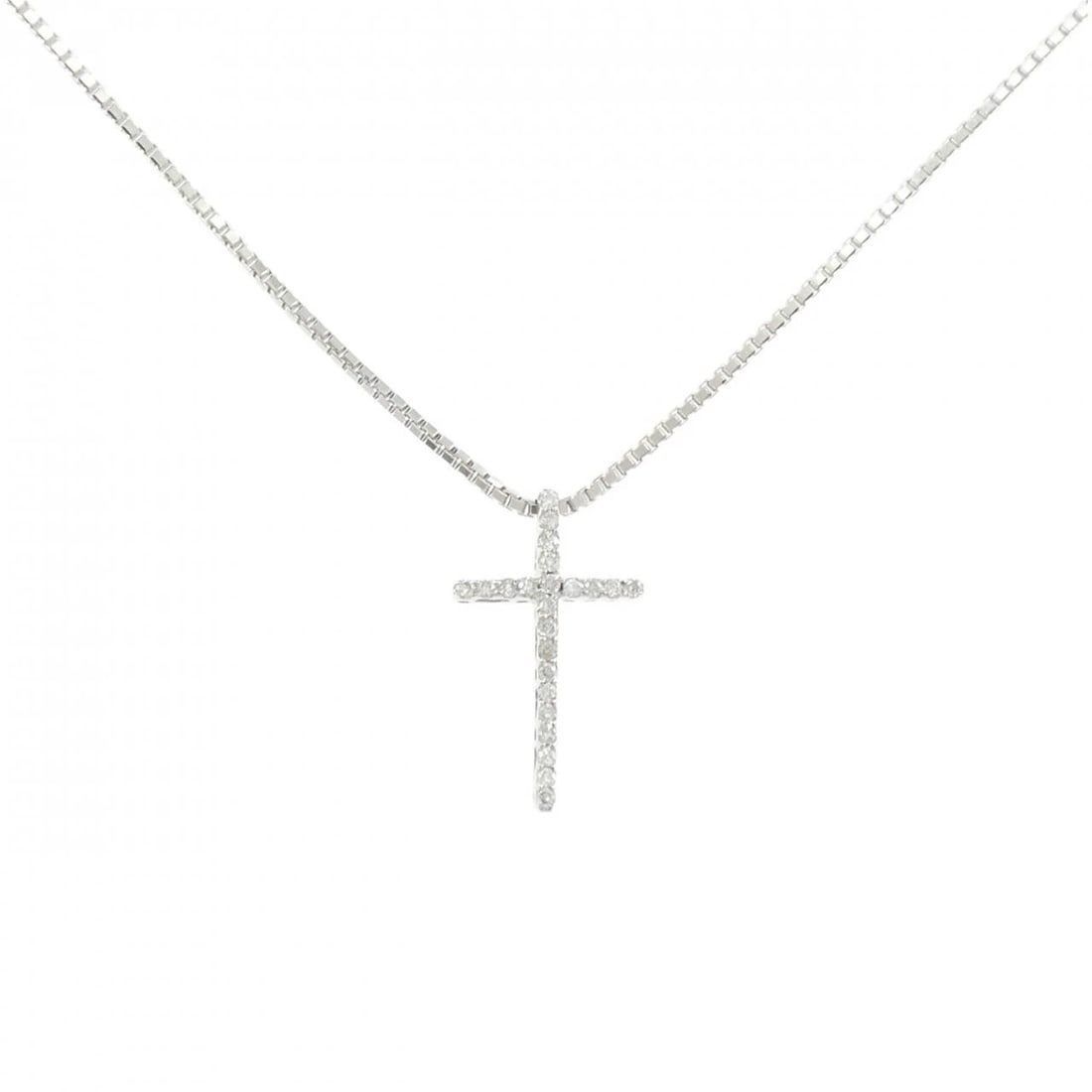 K18WG/750WG CROSS DIAMOND NECKLACE: K18WG/750WG Cross Diamond Necklace Brand: Unbranded Type/Style: Diamond Necklace Material: 18K White Gold/750 White Gold, Main Stone Natural Color: WG Size: Length: 42cm Accessories: None Accessories