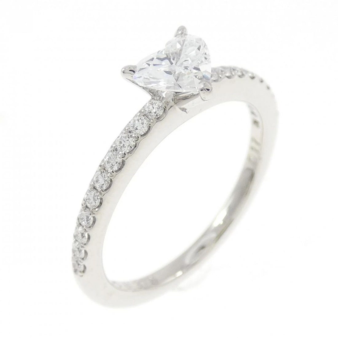 PT900 DIAMOND RING HEART SHAPE: PT900 Diamond Ring Heart Shape Brand: Unbranded Type/Style: Ring Material: Platinum900, Main Stone Natural Color: PT Size: US5 1/2 Accessories: None Accessories Notice: When purchasing pre-owned