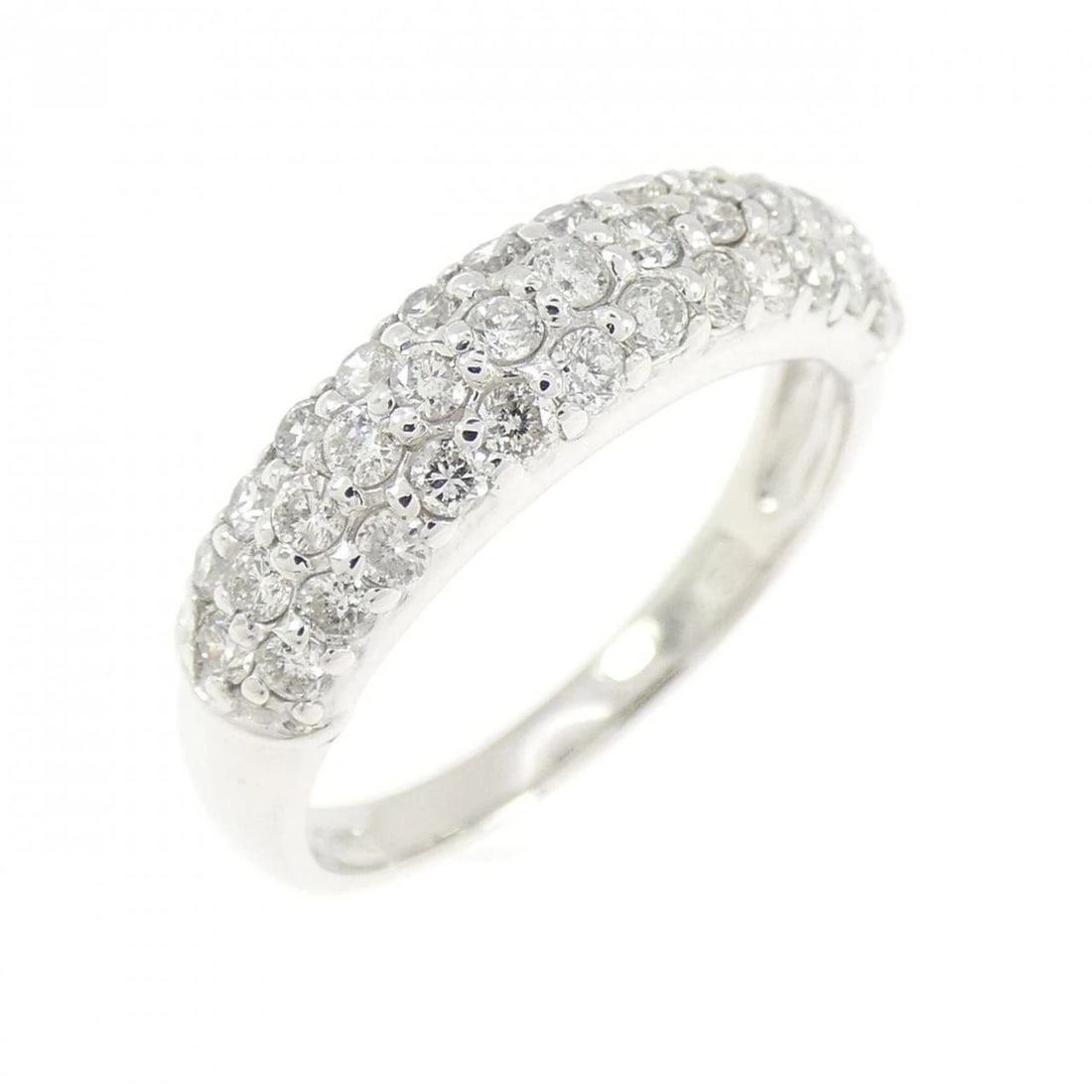 K18WG PAVE DIAMOND RING: K18WG Pave Diamond Ring Brand: Unbranded Type/Style: Diamond Ring Material: K18 white gold, Main Stone Natural Color: WG Size: US4 1/2 Accessories: None Accessories Notice: When purchasing pre-owned