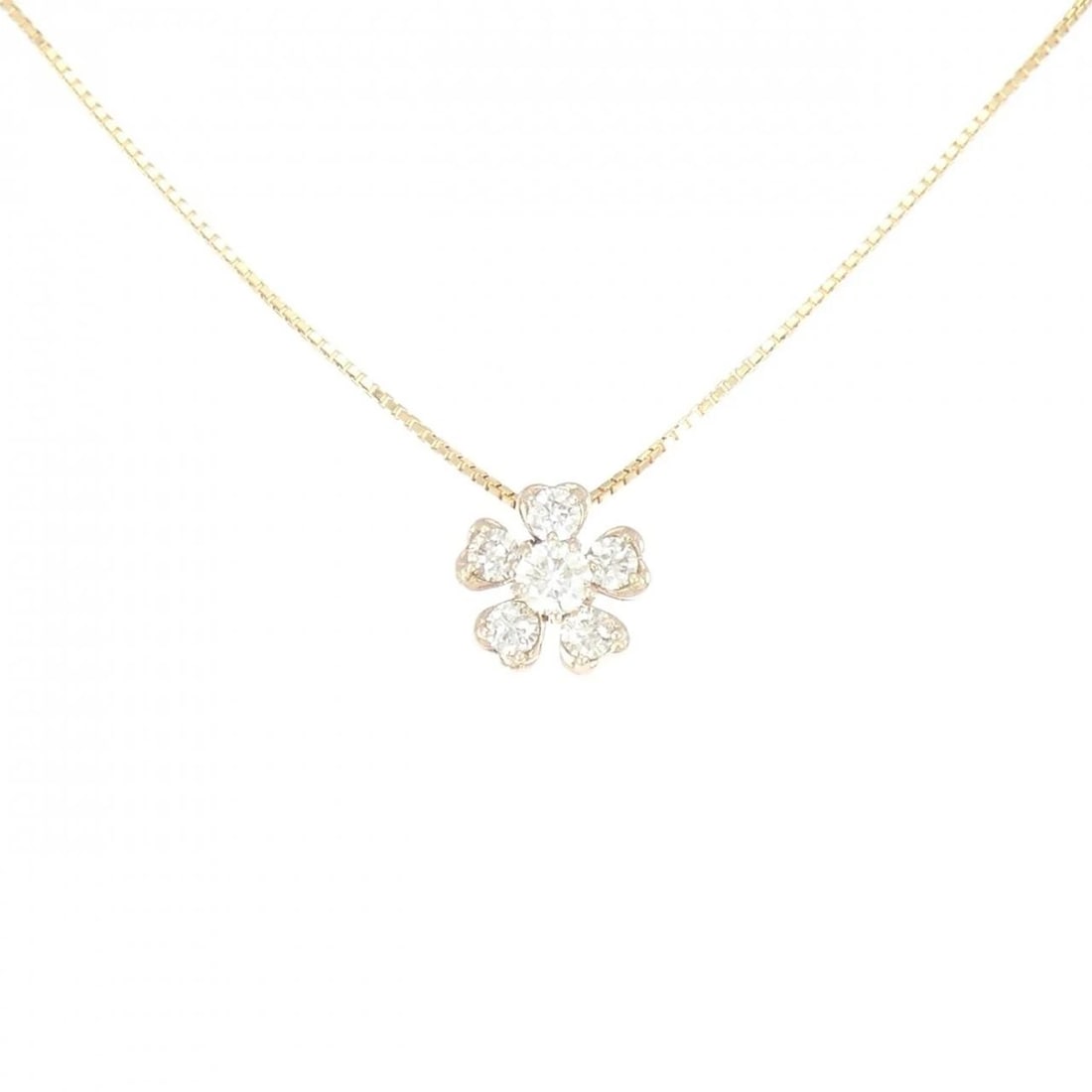 K18PG FLOWER DIAMOND NECKLACE: K18PG Flower Diamond Necklace Brand: Unbranded Type/Style: Diamond Necklace Material: K18 Pink Gold, Main Stone Natural Color: PG Size: Length: 46cm Accessories: None Accessories Notice: When