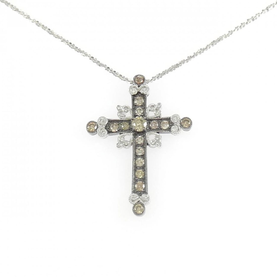 K18WG/K18BG CROSS DIAMOND NECKLACE: K18WG/K18BG Cross Diamond Necklace Brand: Unbranded Type/Style: Diamond Necklace Material: 18K white gold/18K black gold, Main Stone Natural Color: WG, BG Size: Length: 46cm Accessories: None