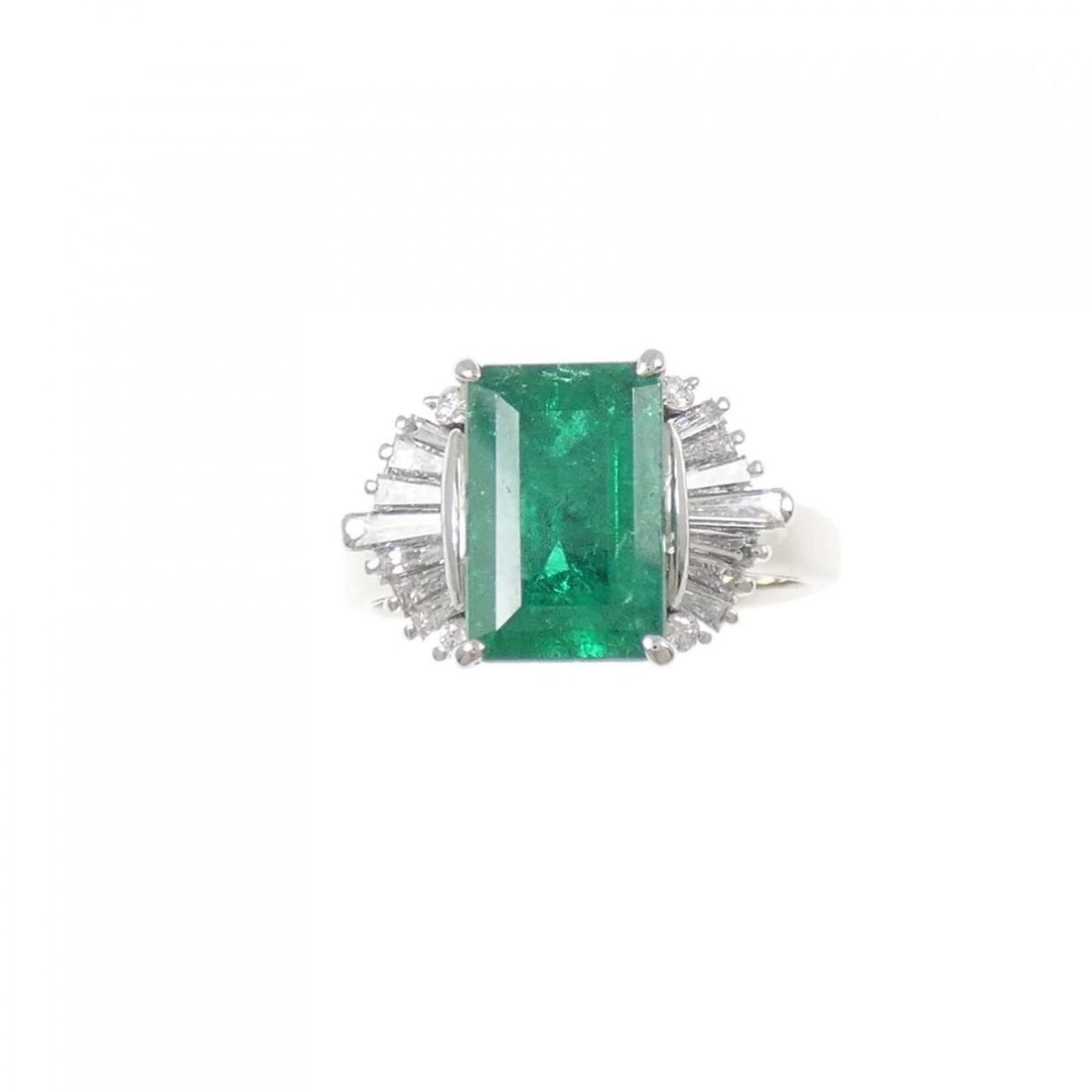 PT900 EMERALD RING - 2