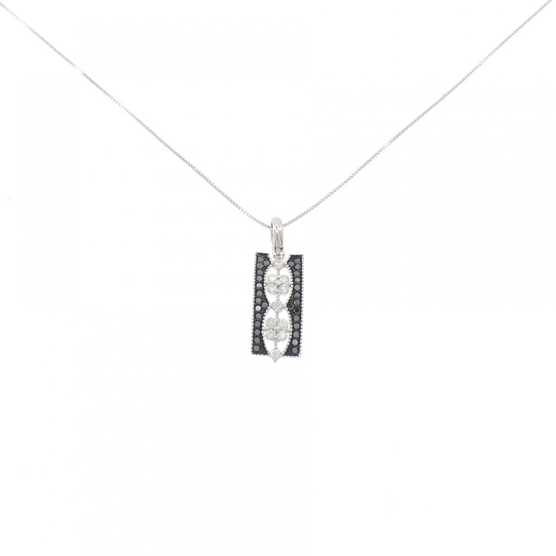 K18WG/K18BG DIAMOND NECKLACE: K18WG/K18BG Diamond Necklace Brand: Unbranded Type/Style: Diamond Necklace Material: 18K white gold/18K black gold, Main Stone Natural Color: WG, BG Size: Length: 45cm Accessories: None Accessories