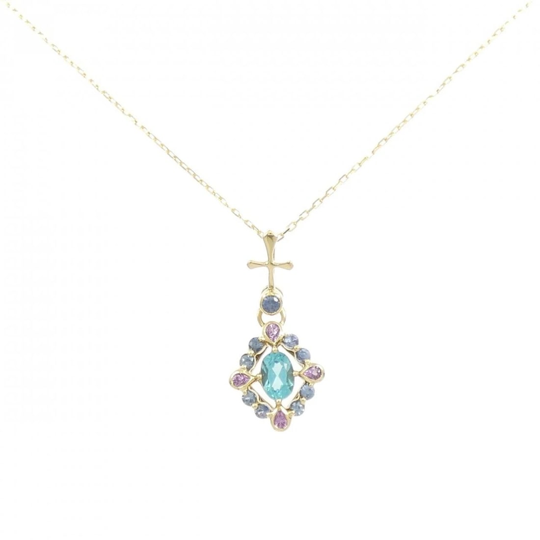 750YG/K18YG APATITE NECKLACE: 750YG/K18YG Apatite Necklace Brand: Unbranded Type/Style: Apatite Necklace Material: 750 Yellow Gold/18K Yellow Gold, Main Stone Apatite, Sapphire Color: YG Size: Length: 45cm Accessories: None