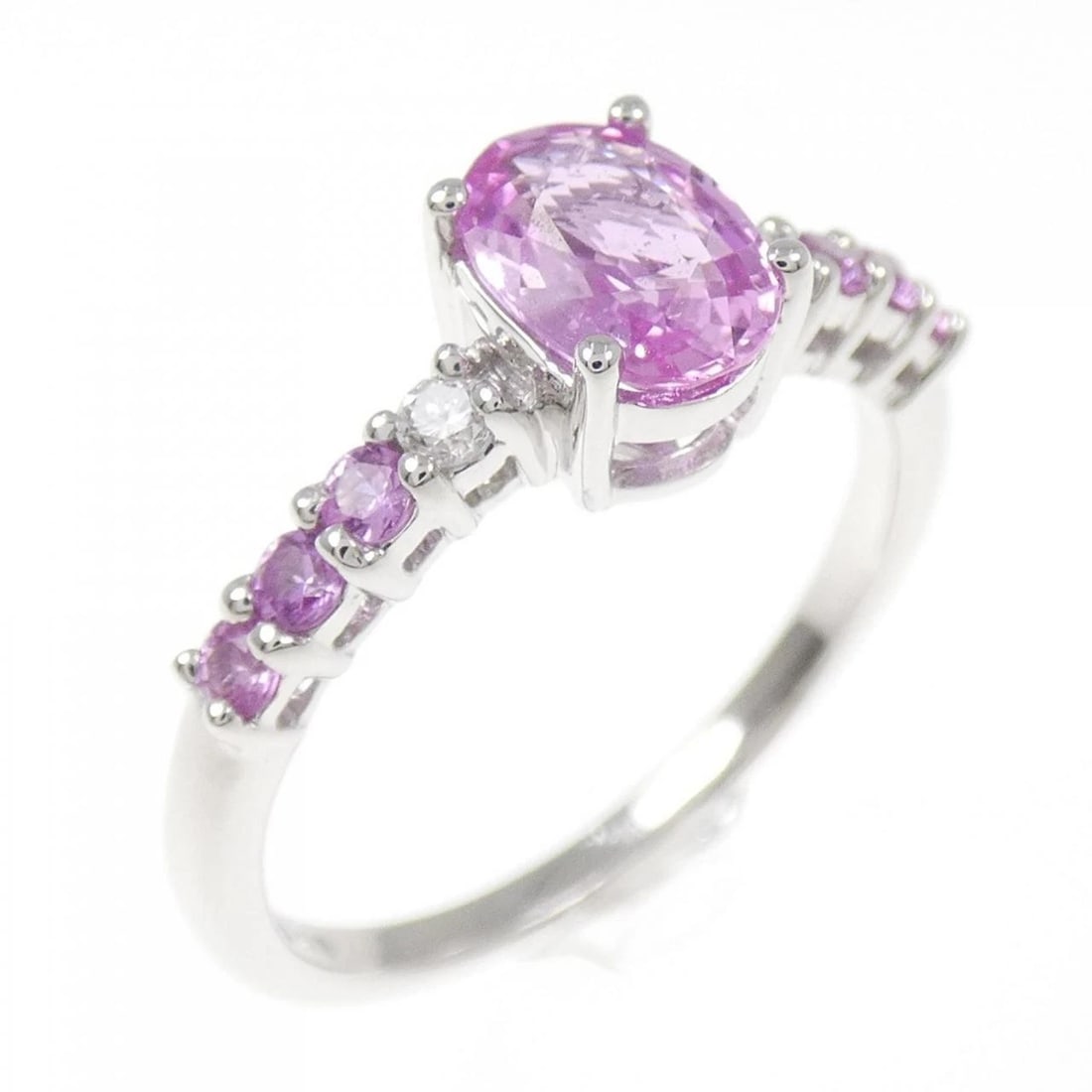 K18WG SAPPHIRE RING: K18WG Sapphire Ring Brand: Unbranded Type/Style: Sapphire Ring Material: K18 white gold, Main Stone Sapphire, Natural Color: WG Size: US 7 Accessories: None Accessories Notice: When purchasing