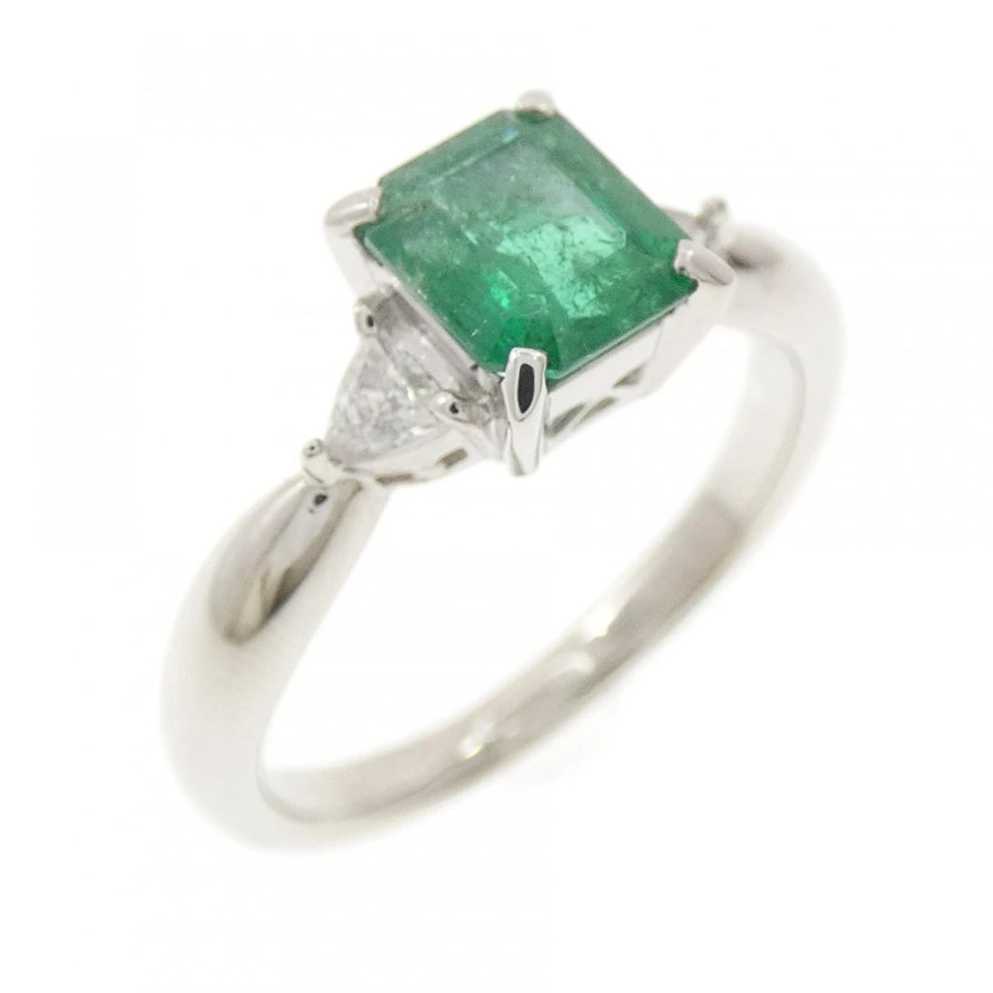PT900 EMERALD RING: PT900 Emerald Ring Brand: Unbranded Type/Style: Emerald Ring Material: Platinum900, Main Stone Emerald, Natural Color: PT Size: US6 3/4 Accessories: None Accessories Notice: When purchasing pre-owned