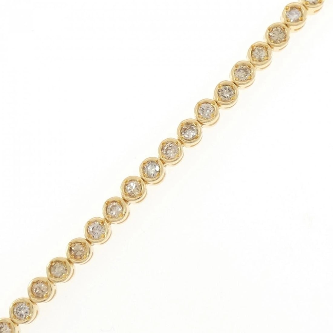 18K YELLOW GOLD DIAMOND BRACELET: 18K Yellow Gold Diamond Bracelet Brand: Unbranded Type/Style: Diamond Bure Rubbed T Material: K18 yellow gold, Main Stone Natural Color: YG Size: Length: 18.5cm Accessories: None Accessories Notice: