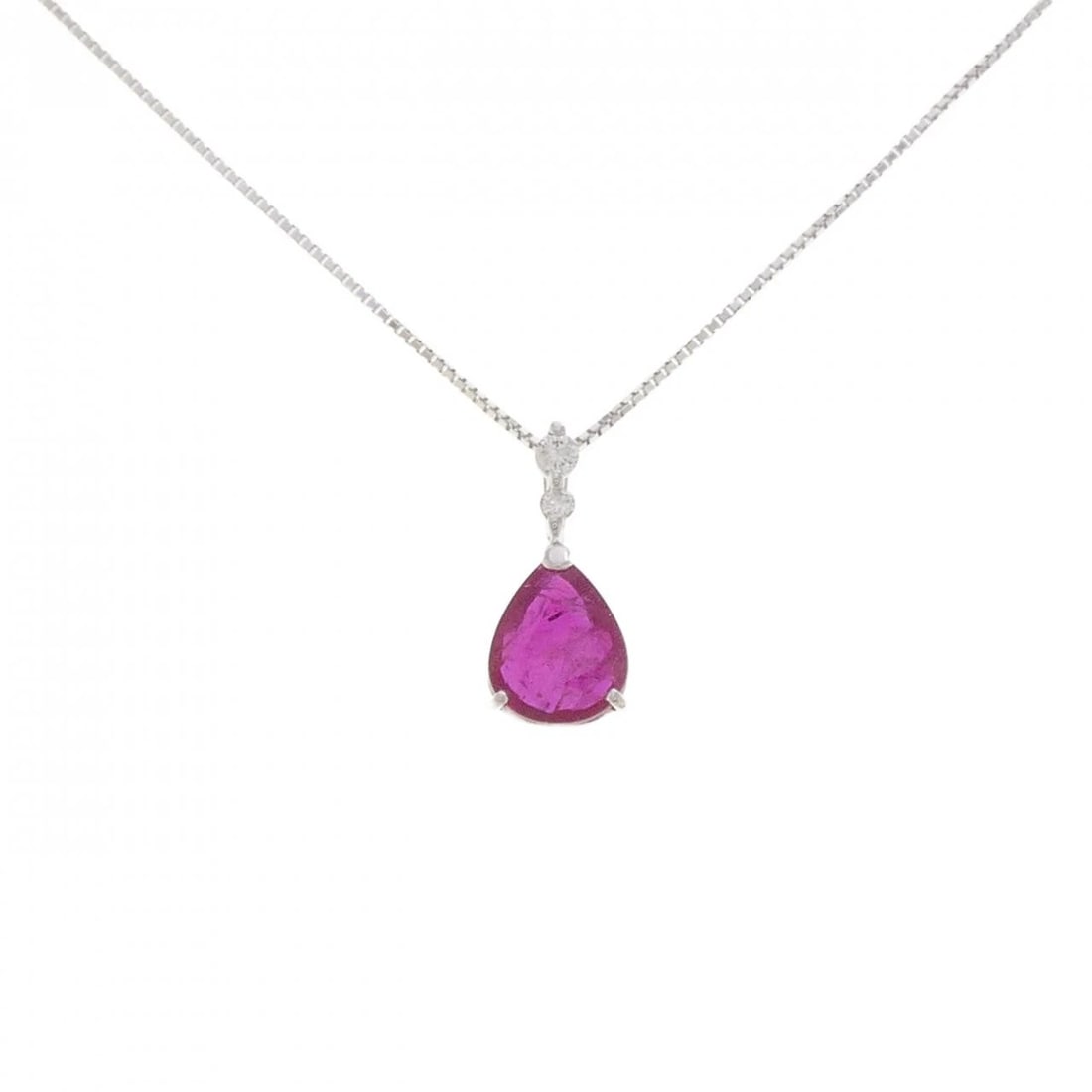 18K WHITE GOLD RUBY NECKLACE: 18K White Gold Ruby Necklace Brand: Unbranded Type/Style: Ruby Necklace Material: K18 white gold, Main Stone Ruby, Natural Color: WG Size: Length: 45cm Accessories: None Accessories Notice