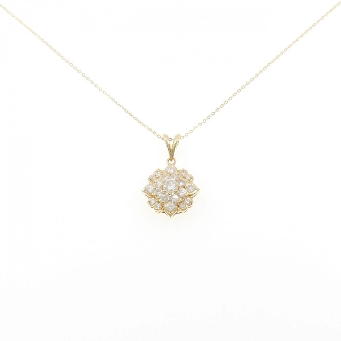 K18YG FLOWER DIAMOND NECKLACE: K18YG Flower Diamond Necklace Brand: Unbranded Type/Style: Diamond Necklace Material: K18 yellow gold, Main Stone Natural Color: YG Size: Length: 45cm Accessories: None Accessories Notice: When