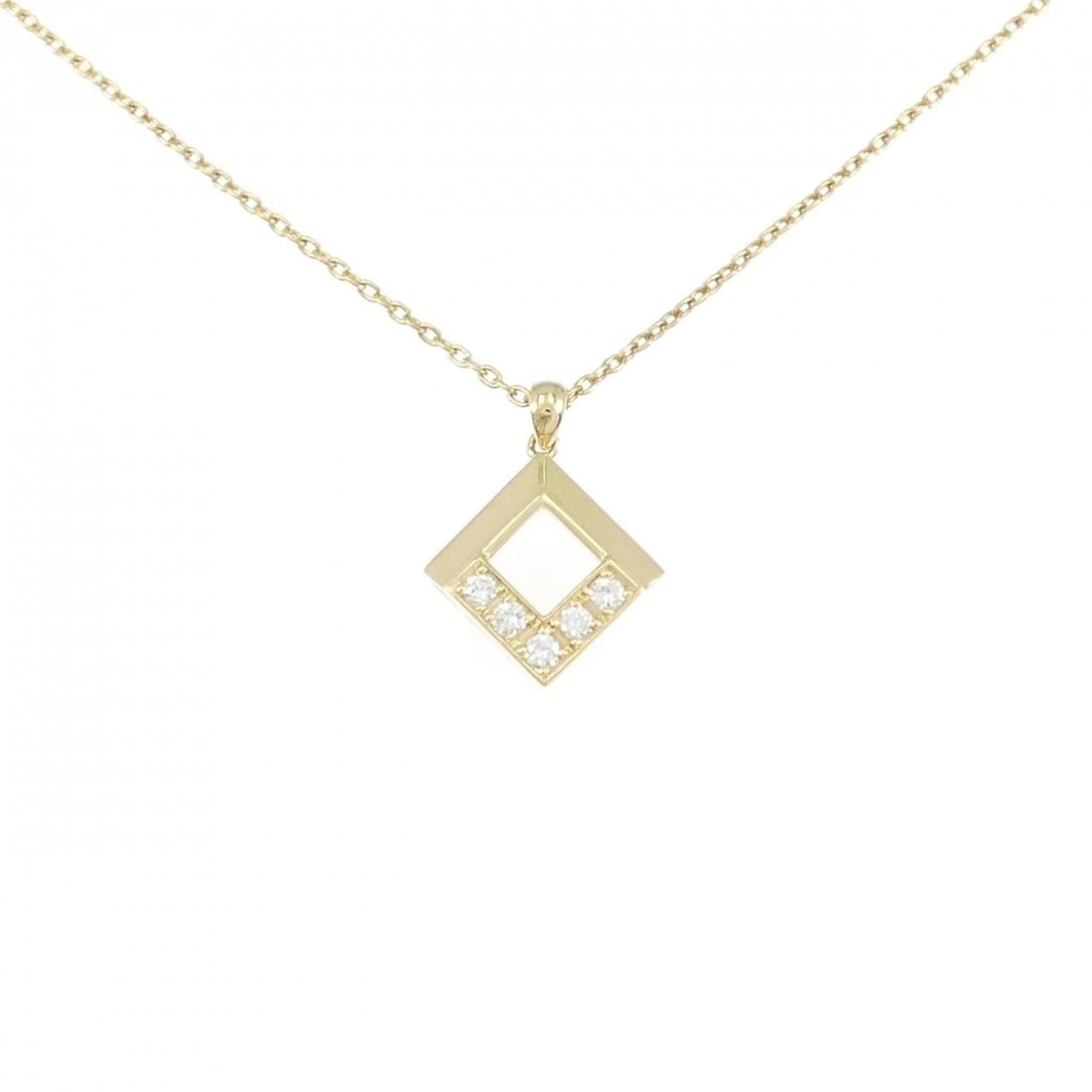 18K YELLOW GOLD DIAMOND NECKLACE: 18K Yellow Gold Diamond Necklace Brand: Unbranded Type/Style: Diamond Necklace Material: K18 yellow gold, Main Stone Natural Color: YG Size: Length: 40cm Accessories: None Accessories Notice: When