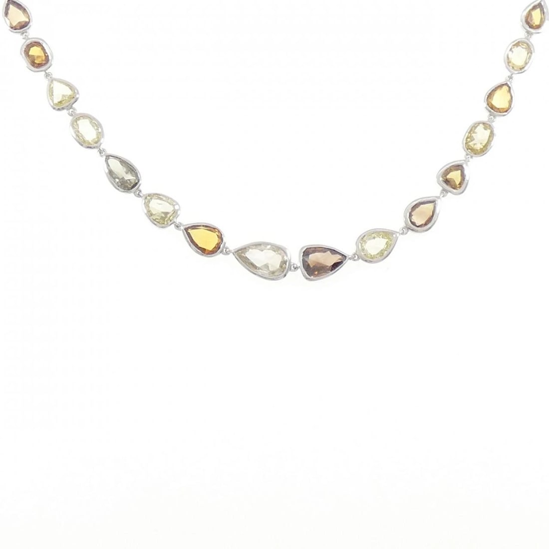 K18WG DIAMOND NECKLACE: K18WG Diamond Necklace Brand: Unbranded Type/Style: Diamond Necklace Material: K18 white gold, Main Stone Natural Color: WG Size: Length: 46cm Accessories: None Accessories Notice: When pu