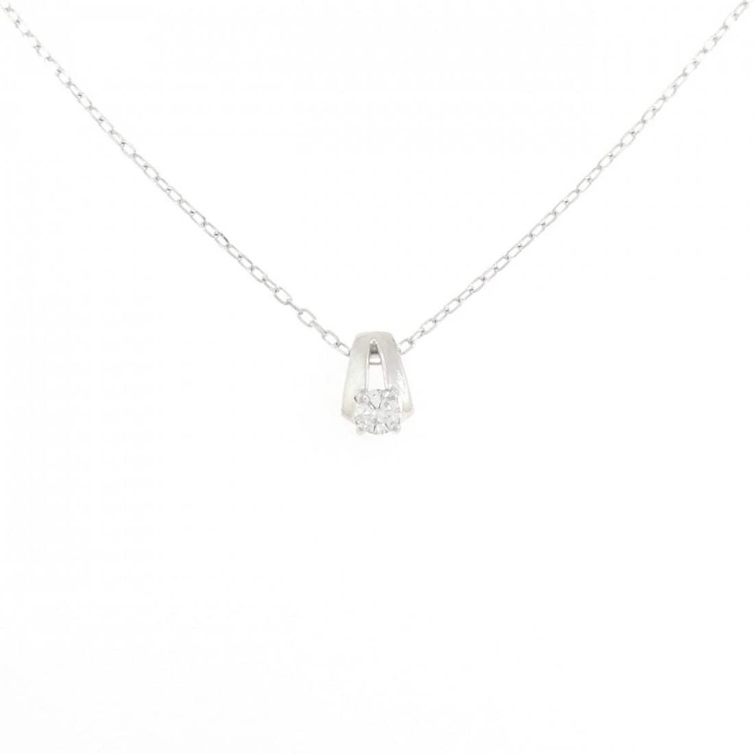 K18WG DIAMOND NECKLACE: K18WG Diamond Necklace Brand: Unbranded Type/Style: Diamond Necklace Material: K18 white gold, Main Stone Natural Color: WG Size: Length: 40cm Accessories: None Accessories Notice: When purchasing