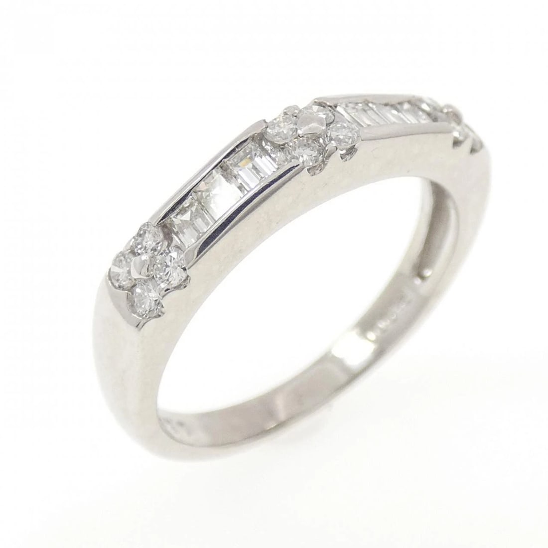 PT900 DIAMOND RING: PT900 Diamond Ring Brand: Unbranded Type/Style: Diamond Ring Material: Platinum900, Main Stone Natural Color: PT Size: US5 3/4 Accessories: None Accessories Notice: When purchasing pre-owned goods,