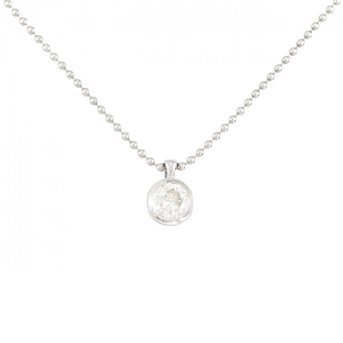 PT900/PT850 DIAMOND NECKLACE: PT900/PT850 Diamond Necklace Brand: Unbranded Type/Style: Diamond Necklace Material: Platinum900/Platinum850, Main Stone Natural Color: PT Size: Length: 40cm Accessories: None Accessories Notice: