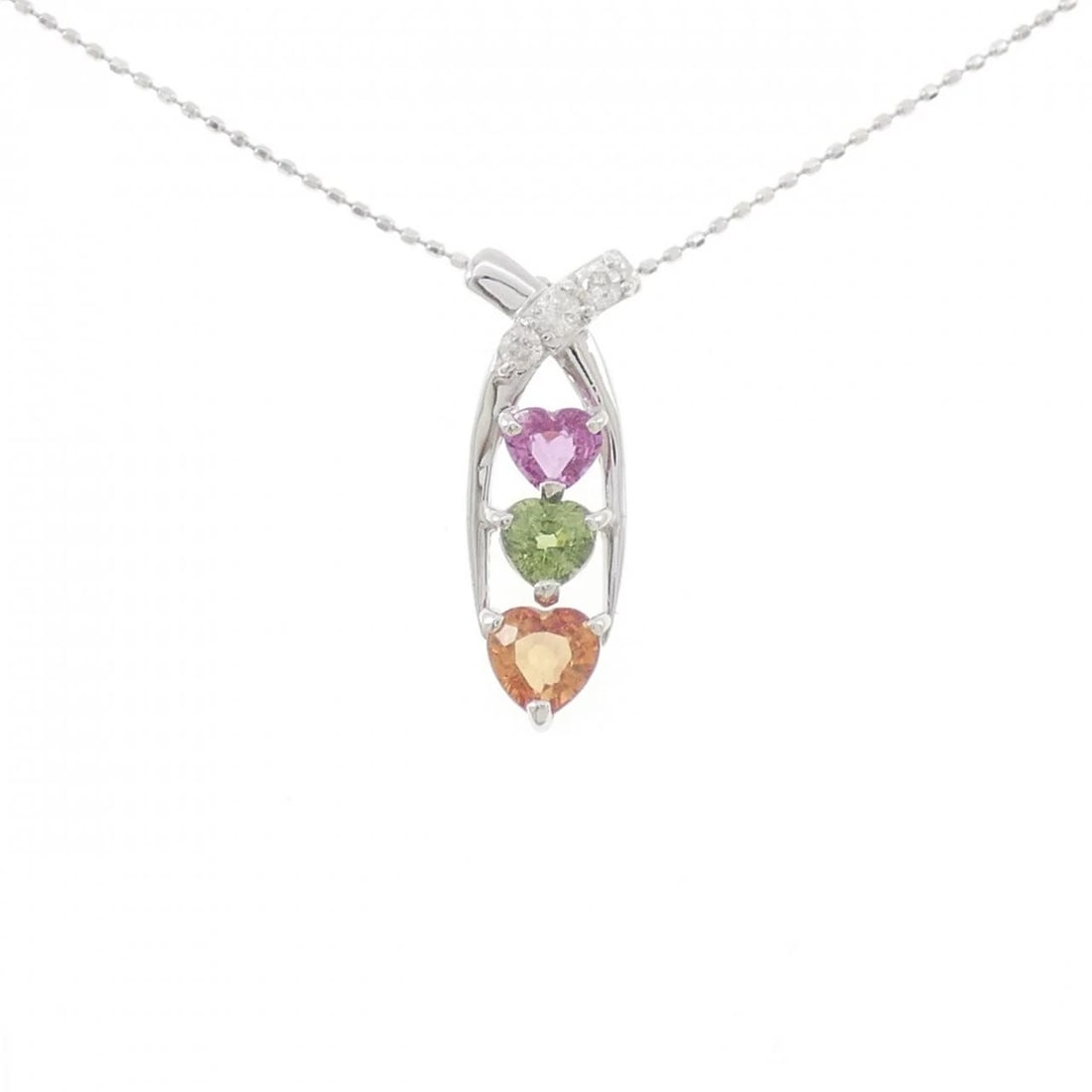 K18WG HEART SAPPHIRE NECKLACE: K18WG Heart Sapphire Necklace Brand: Unbranded Type/Style: Sapphire Necklace Material: K18 white gold, Main Stone Sapphire, Natural Color: WG Size: Length: 46cm Accessories: None Accessories Notice: