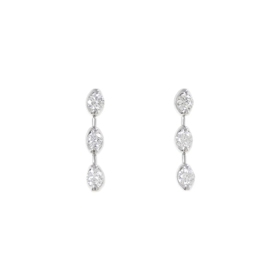 K14WG THREE STONE DIAMOND PIERCE: K14WG Three Stone Diamond Pierce Brand: Unbranded Type/Style: Diamond Pierce/Earring Material: K14 white gold, Main Stone Natural Color: WG Size: Actual Size: Approx. height x width: 18.3mm x 3.4mm