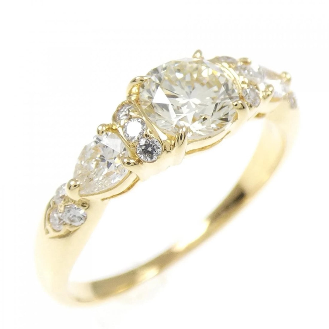 K18YG DIAMOND RING: K18YG Diamond Ring Brand: Unbranded Type/Style: Diamond Ring Material: K18 yellow gold, Main Stone Natural Color: YG Size: US7 Accessories: None Accessories Notice: When purchasing pre-owned goods,