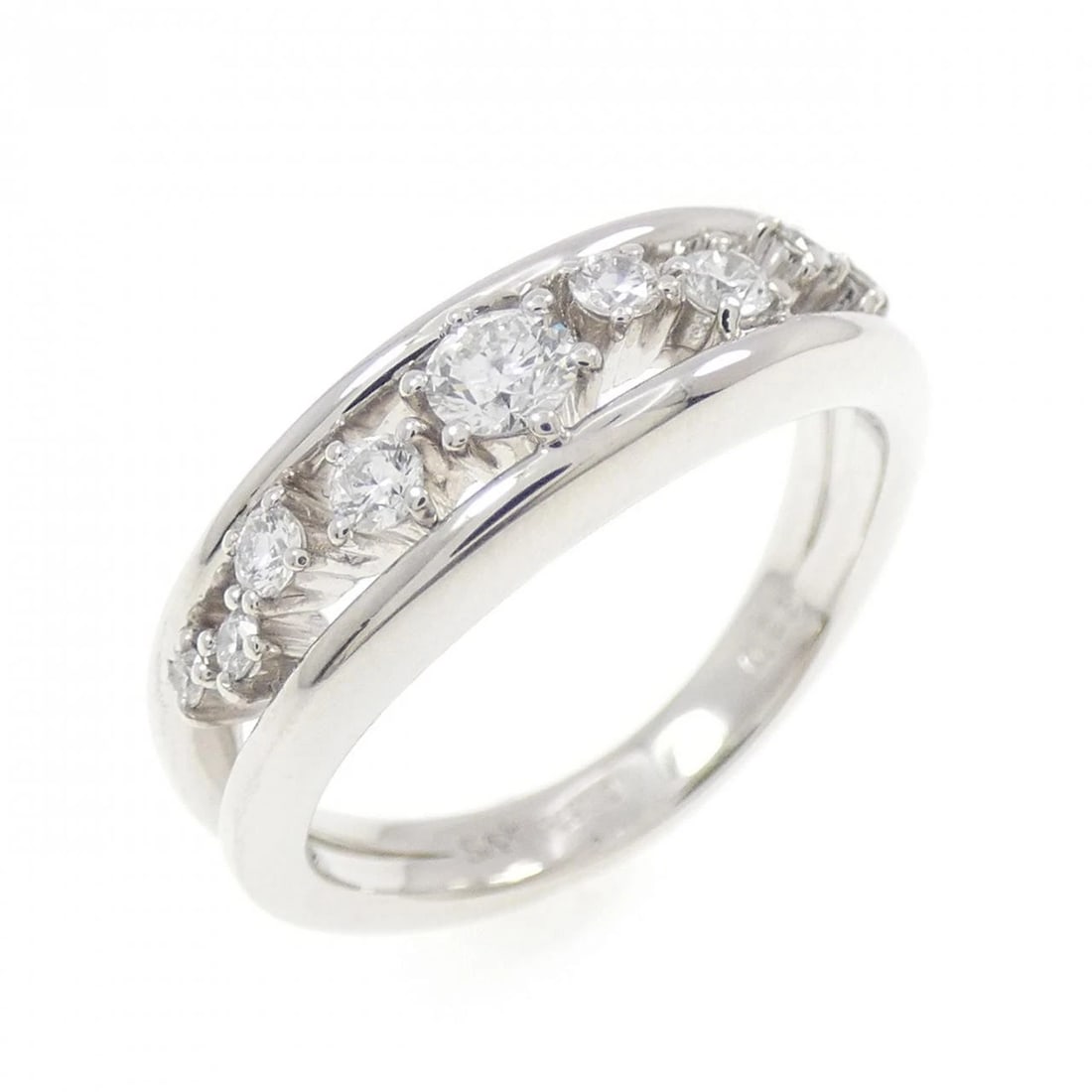 SABER DIAMOND RING: Saber Diamond Ring Brand: Sa Birth Type/Style: Saber Ring Material: Platinum950, Main Stone Natural Color: PT Size: US 5 Accessories: None Accessories Notice: When purchasing pre-owned goods, please