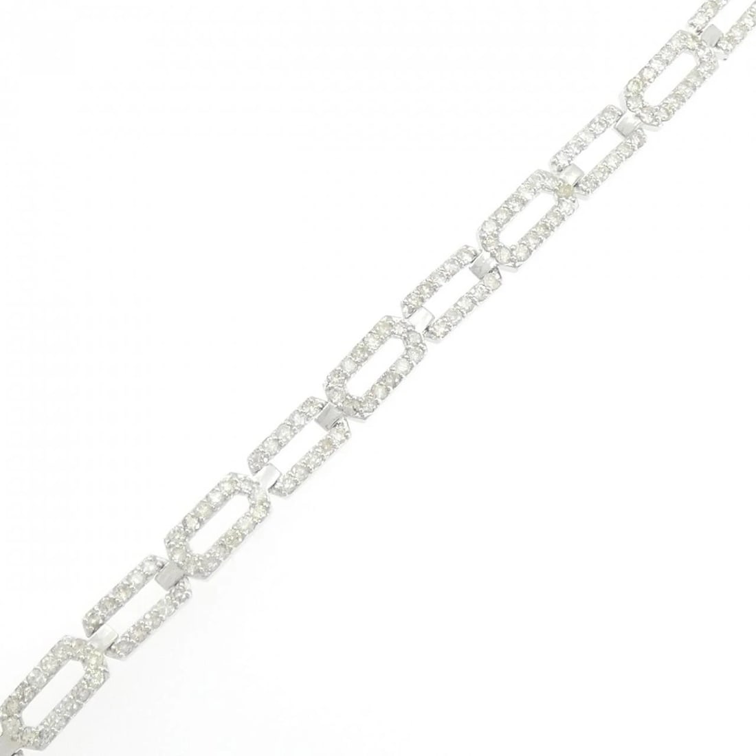 K18WG DIAMOND BRACELET: K18WG Diamond Bracelet Brand: Unbranded Type/Style: Diamond Bure Rubbed T Material: K18 white gold, Main Stone Natural Color: WG Size: Length: 18cm Accessories: None Accessories Notice: When