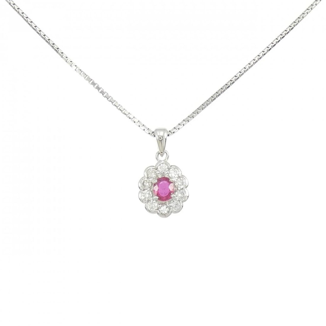PT900/PT850 FLOWER RUBY NECKLACE: PT900/PT850 Flower Ruby Necklace Brand: Unbranded Type/Style: Ruby Necklace Material: Platinum900/Platinum850, Main Stone Ruby, Natural Color: PT Size: Length: 44cm Accessories: None Accessories