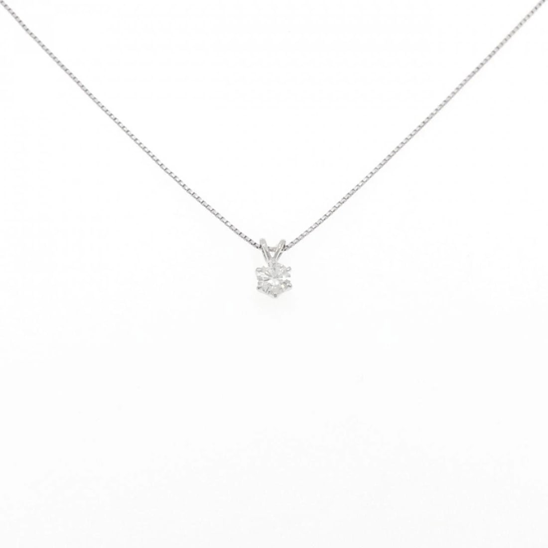 PT/PT850 SOLITAIRE DIAMOND NECKLACE: PT/PT850 Solitaire Diamond Necklace Brand: Unbranded Type/Style: Diamond Necklace Material: Platinum/Platinum850, Main Stone Natural Color: PT Size: Length: 42cm Accessories: None Accessories Notice: