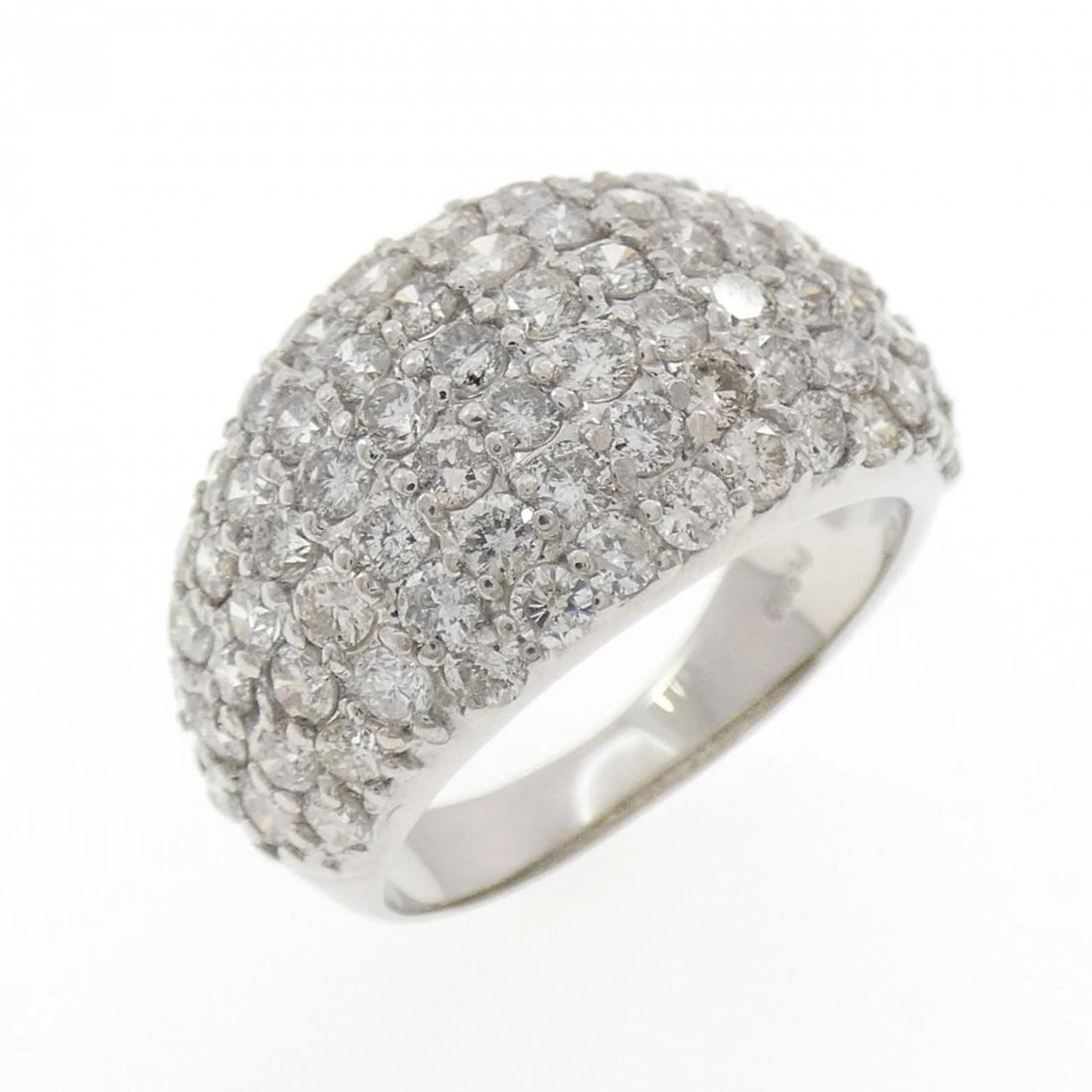 PT900 PAVE DIAMOND RING: PT900 Pave Diamond Ring Brand: Unbranded Type/Style: Diamond Ring Material: Platinum900, Main Stone Natural Color: PT Size: US5 1/4 Accessories: None Accessories Notice: When purchasing pre-owned