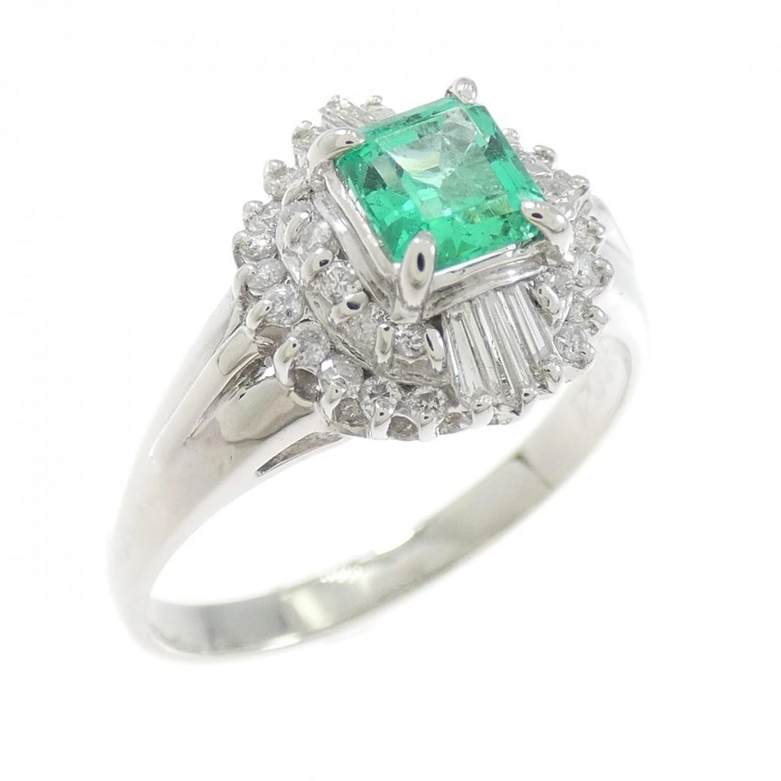 PT900 EMERALD RING: PT900 Emerald Ring Brand: Unbranded Type/Style: Emerald Ring Material: Platinum900/Platinum850, Main Stone Emerald, Natural Color: PT Size: US6 1/4 Accessories: None Accessories Notice: When