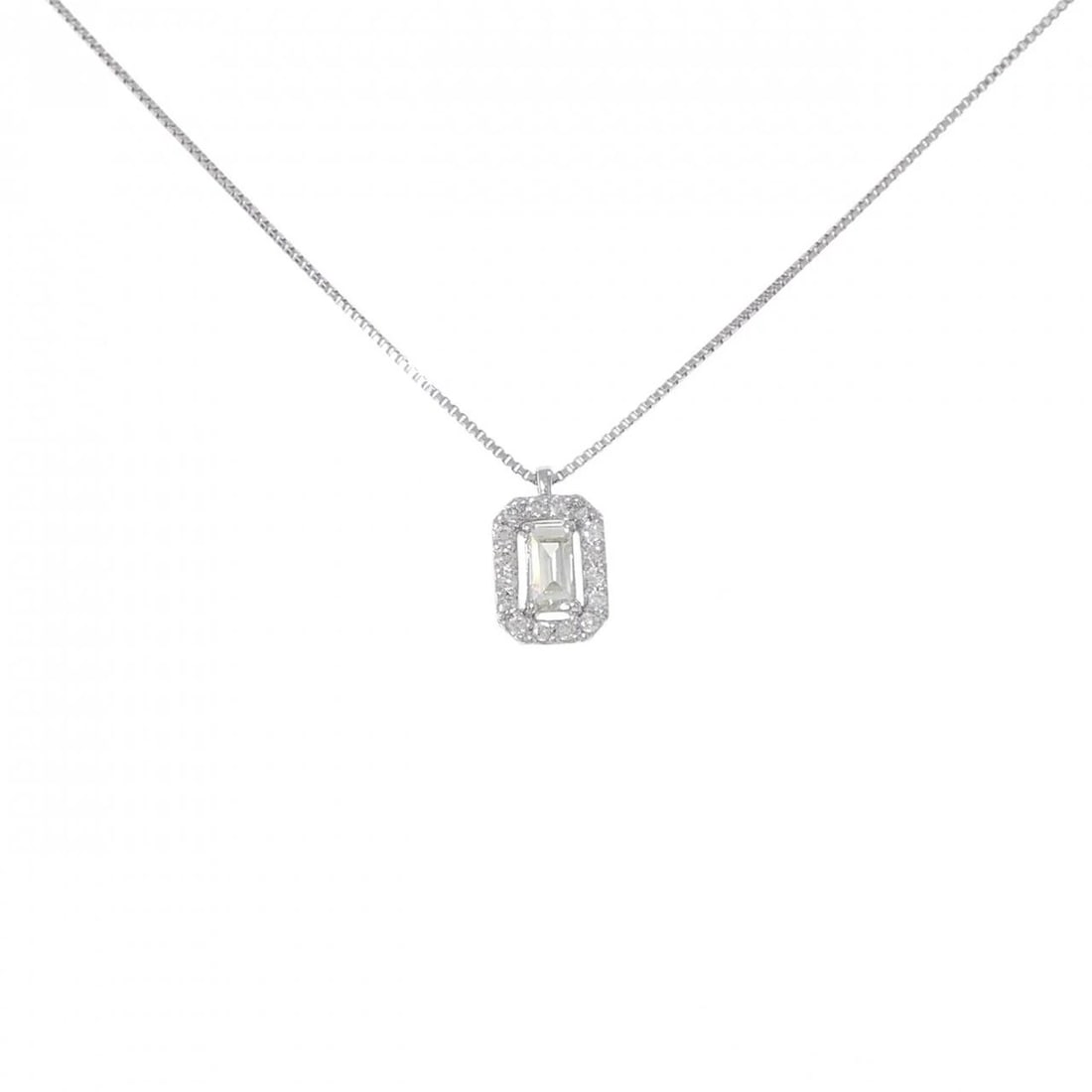 PT950/PT850 DIAMOND NECKLACE: PT950/PT850 Diamond Necklace Brand: Unbranded Type/Style: Diamond Necklace Material: Platinum950/Platinum850, Main Stone Natural Color: PT Size: Length: 45cm Accessories: None Accessories Notice: