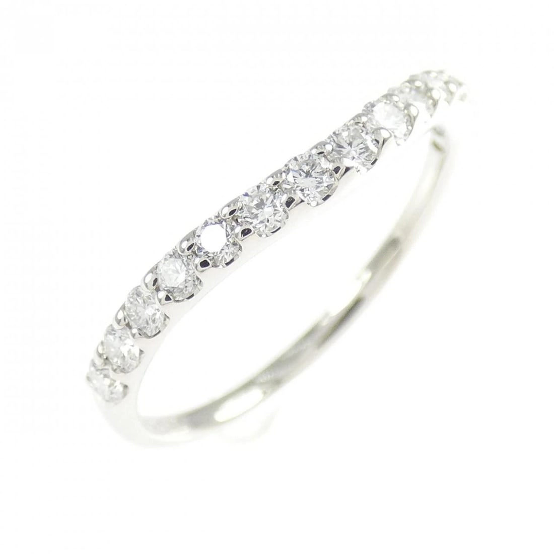 PT900 DIAMOND RING: PT900 Diamond Ring Brand: Unbranded Type/Style: Diamond Ring Material: Platinum900, Main Stone Natural Color: PT Size: US5 1/4 Accessories: None Accessories Notice: When purchasing pre-owned goods,