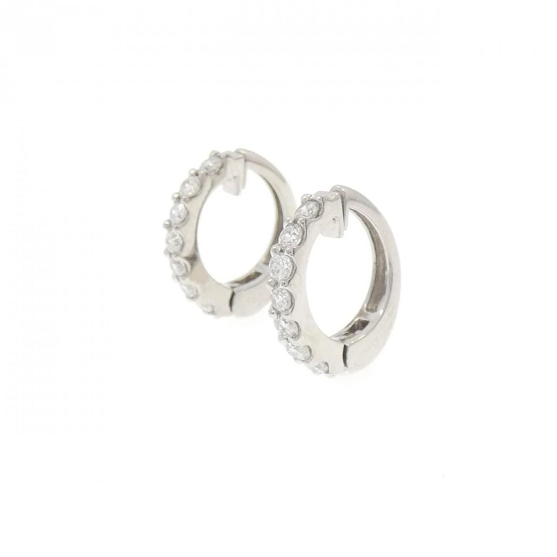 PT900 DIAMOND EARRINGS: PT900 Diamond Earrings Brand: Unbranded Type/Style: Diamond Pierce/Earring Material: Platinum900, Main Stone Natural Color: PT Size: Approximate dimensions (height x width): 11.6mm x 2.4mm