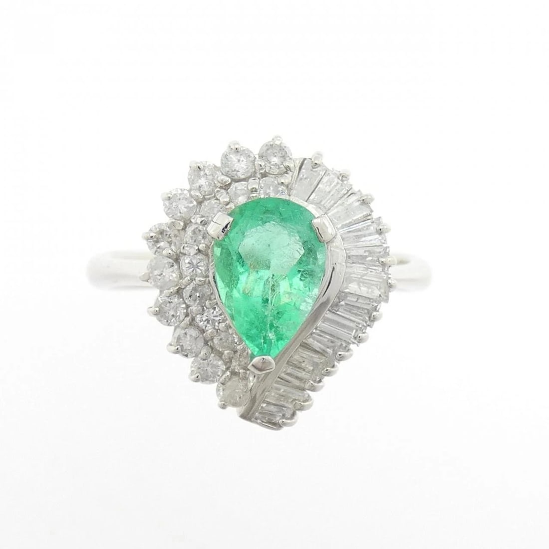 PT900 EMERALD RING - 2