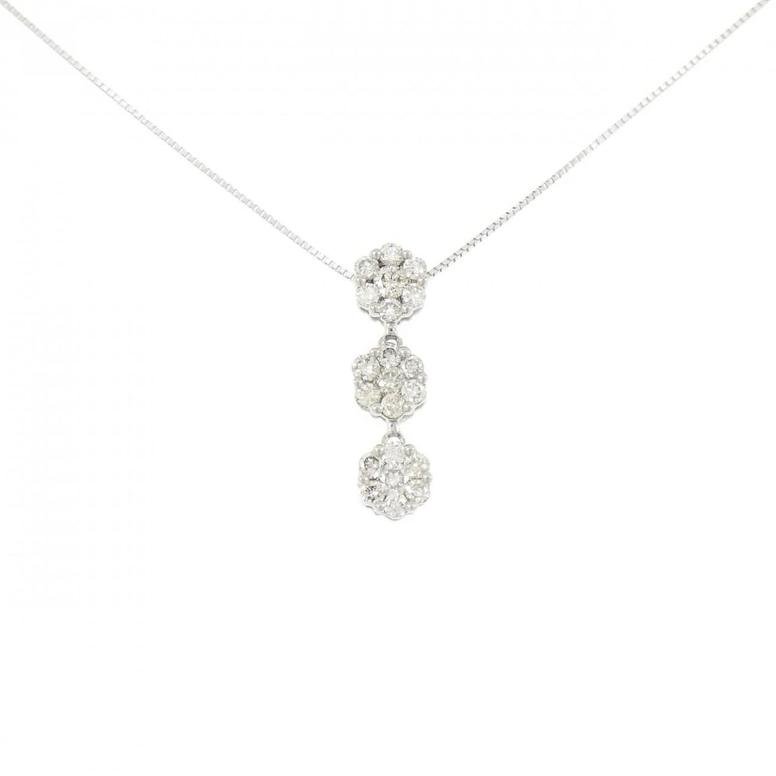 K18WG FLOWER DIAMOND NECKLACE: K18WG Flower Diamond Necklace Brand: Unbranded Type/Style: Diamond Necklace Material: K18 white gold, Main Stone Natural Color: WG Size: Length: 45cm Accessories: None Accessories Notice: When